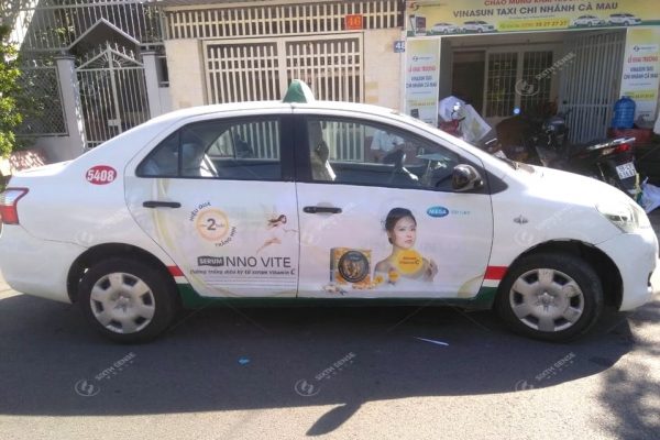 Mega We Care quảng cáo trên 4 cánh cửa taxi Vinasun Cà Mau
