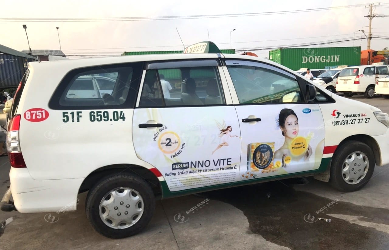 Mega We Care quảng cáo trên 4 cánh cửa taxi Vinasun Đồng Nai