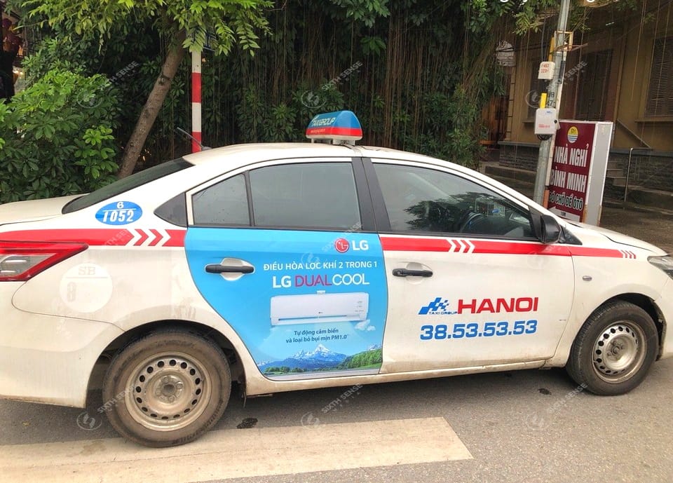 Quảng cáo trên xe taxi Group tại Hà Nội cho Điều hòa LG