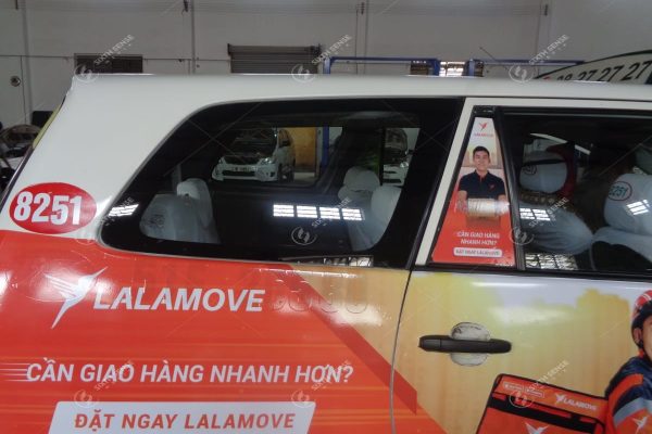 Lalamove triển khai dán quảng cáo kính xe