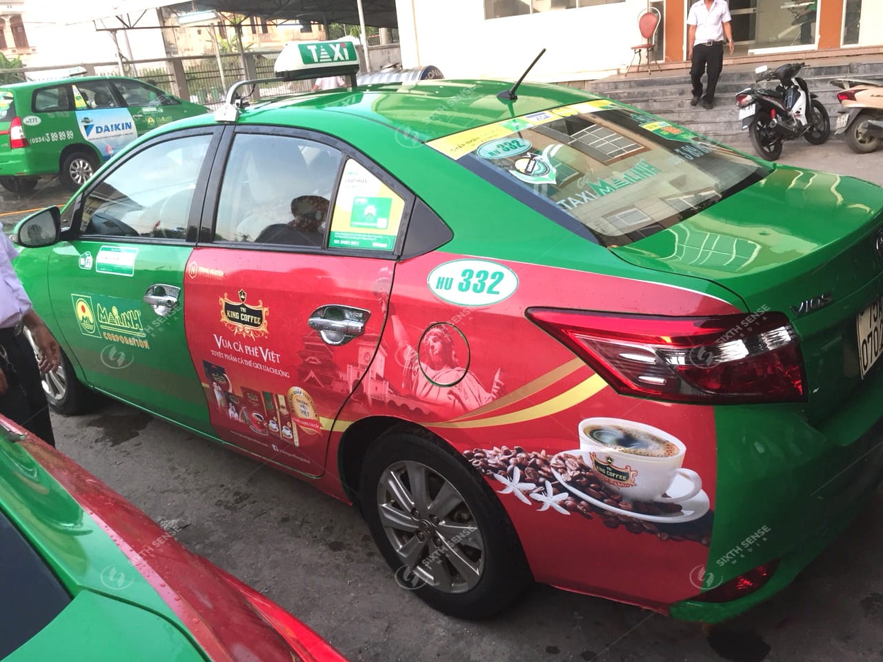 Quảng cáo taxi Mai Linh tại Huế cho nhãn hàng King Coffee