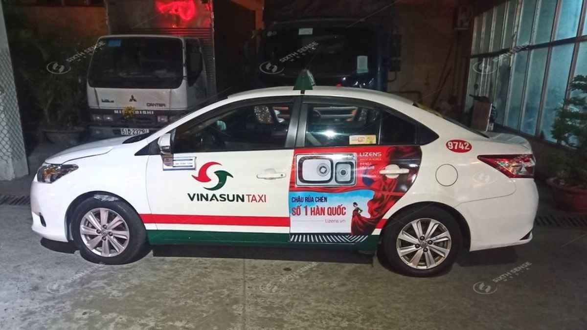 Chi phí quảng cáo taxi Vinasun thay đổi theo hình thức triển khai và loại xe lựa chọn