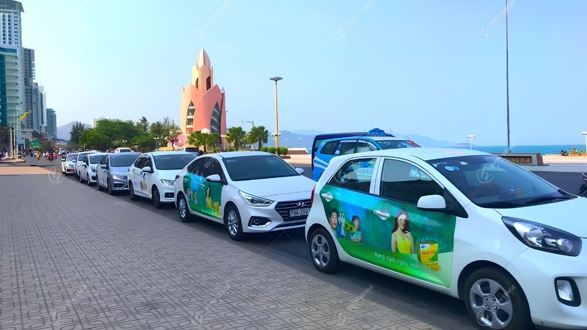 Quảng cáo taxi gia đình cần chú ý quy định và đồng bộ nhận diện trong quá trình triển khai (Nguồn: SSM)