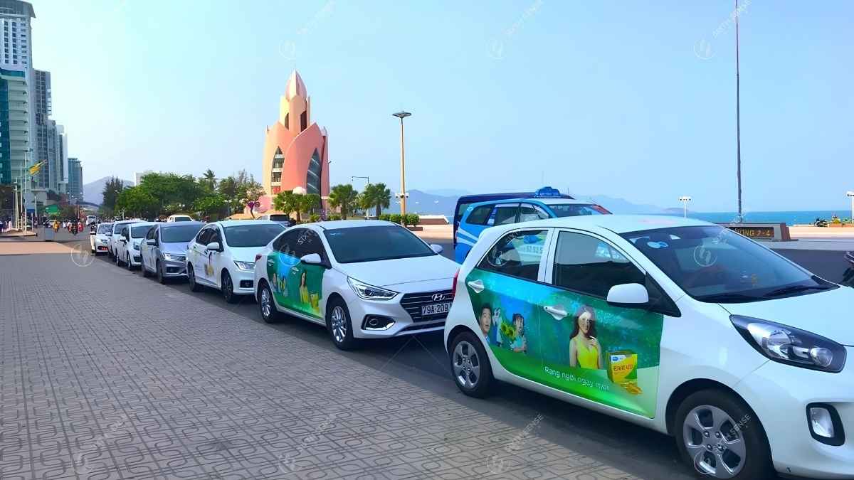 Báo giá quảng cáo taxi Thái Bình phụ thuộc vào hãng xe, hình thức, số lượng và thời gian triển khai