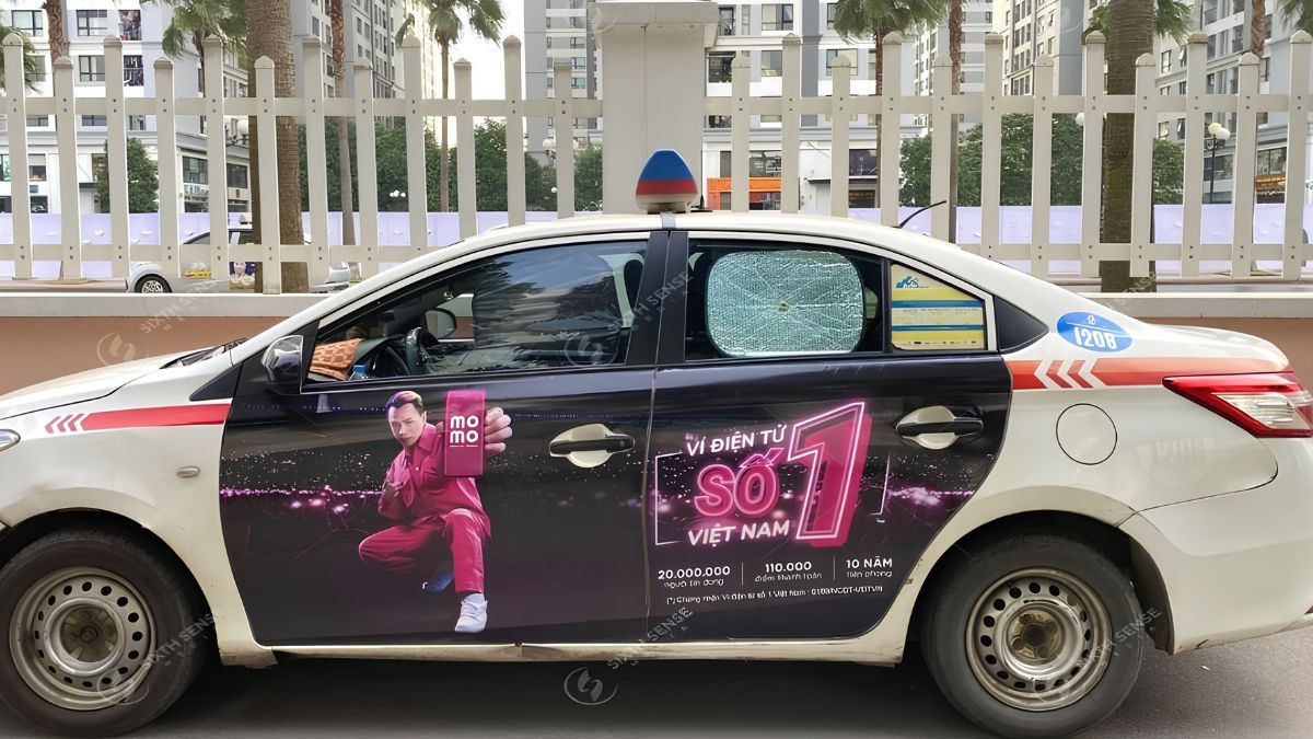 Logo được bố trí nổi bật giúp thương hiệu dễ nhận diện trên phương tiện. (Nguồn: Dự án SSM)