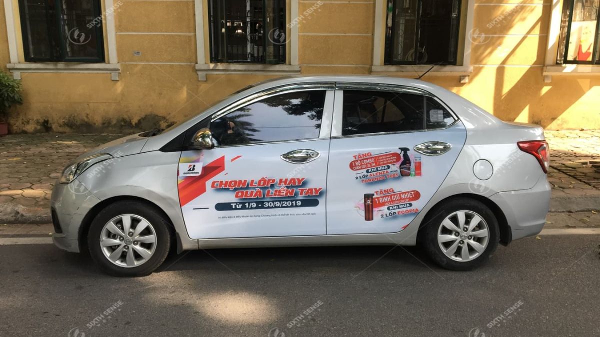 Mẫu quảng cáo taxi gia đình tạo điểm nhấn nổi bật trên đường phố. (Nguồn: Dự án SSM)