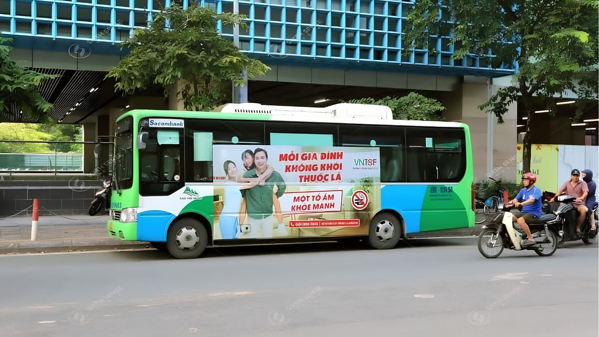 Quảng cáo taxi giúp thương hiệu tăng khả năng tiếp cận khách hàng thông qua hình ảnh xuất hiện linh hoạt trên nhiều khu vực trong thành phốQuảng cáo taxi giúp thương hiệu tăng khả năng tiếp cận khách hàng thông qua hình ảnh xuất hiện linh hoạt trên nhiều khu vực trong thành phố